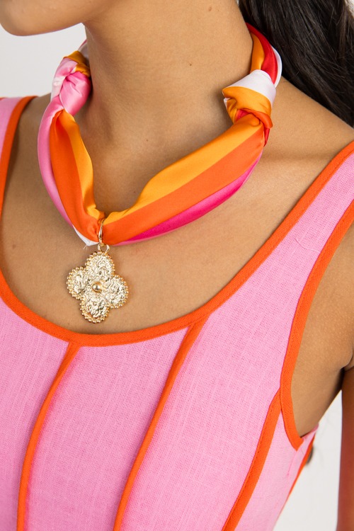 Daphne Charm Scarf, Pink