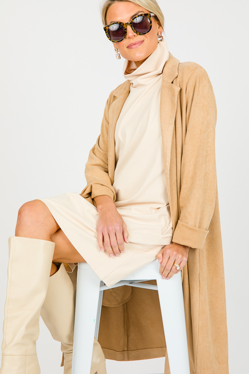 Jill Coat, Camel