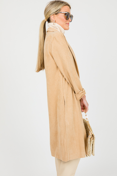 Jill Coat, Camel