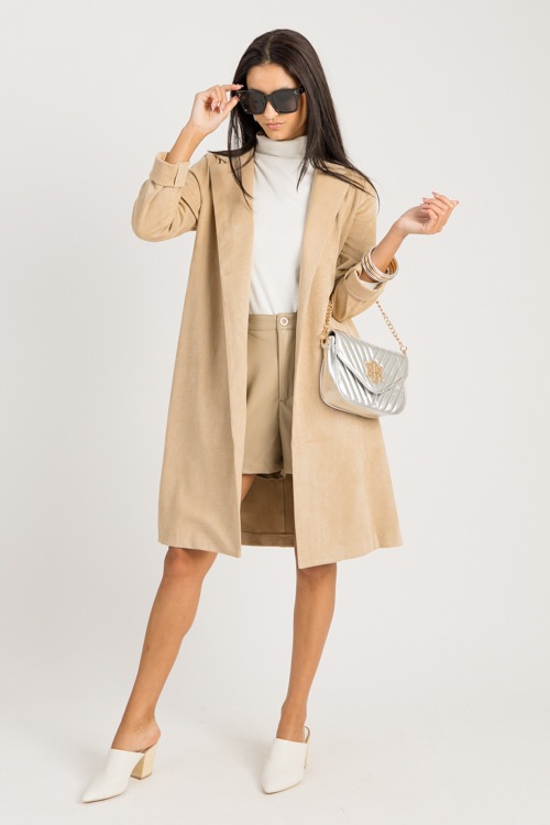Jill Coat, Camel