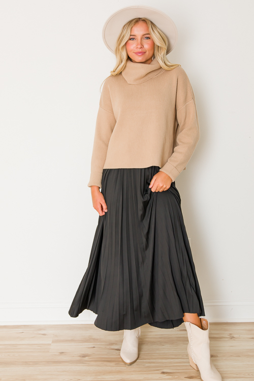 Black midi skirt top 02