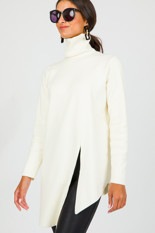 Asymmetric Slit Turtleneck, Cre