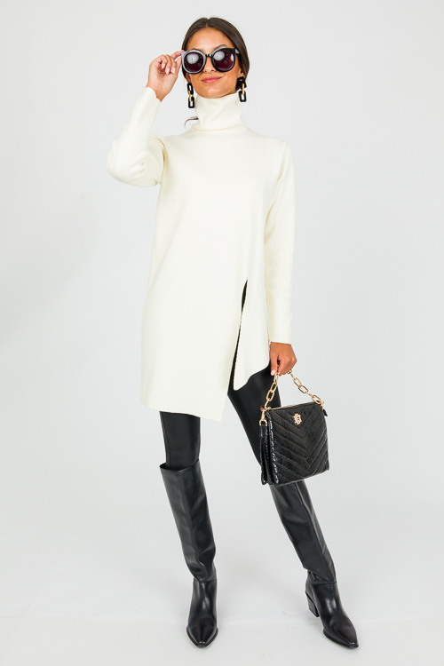Asymmetric Slit Turtleneck, Cre