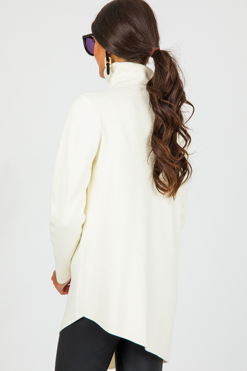Asymmetric Slit Turtleneck, Cre