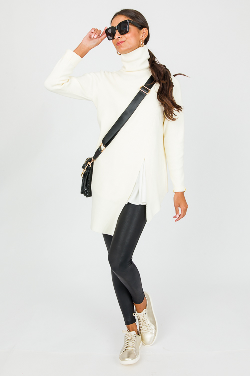 Asymmetric Slit Turtleneck, Cre