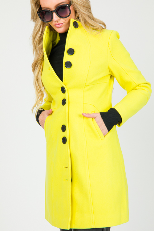 Doris Coat, Lemon
