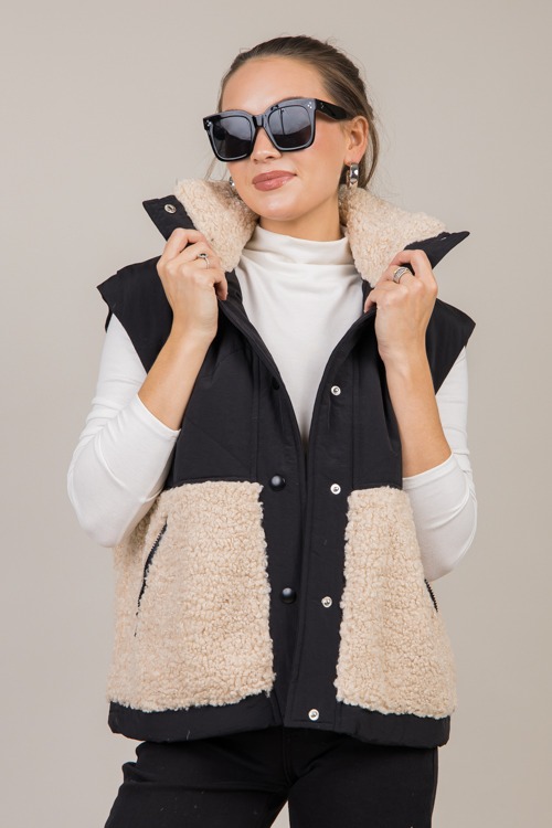 Colorblock Sherpa Vest, Black