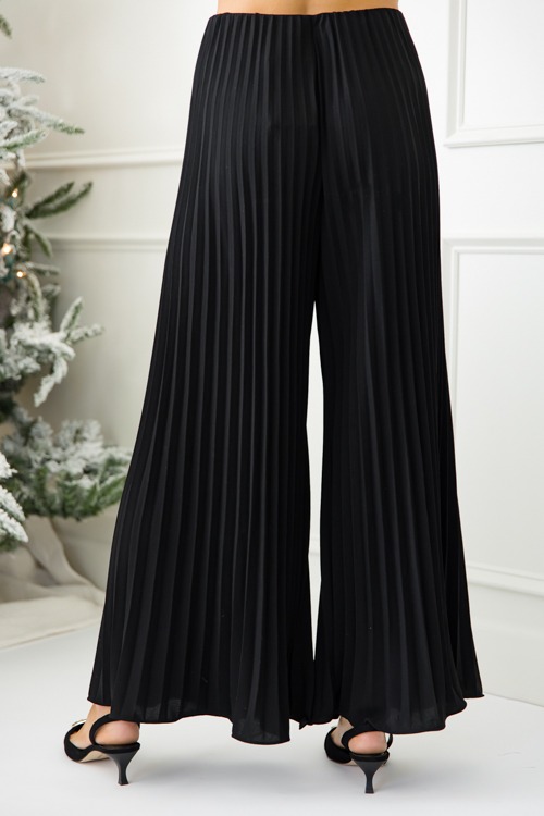 Penelope Pleats Set, Black - 1101-92.jpg