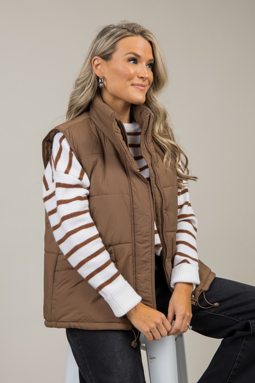 Grant Vest, Brown