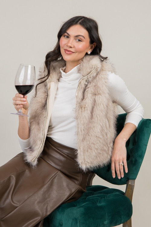 It Girl Fur Vest - 1202-164.jpg