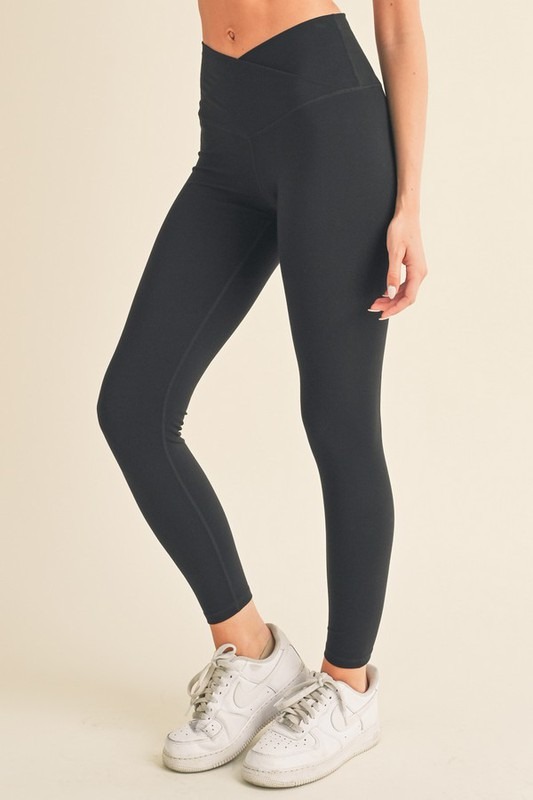 High Rise Crossover Leggings, Black - 20055074_ecde699e-08cb-49fb-aca9-680134561f95.jpg