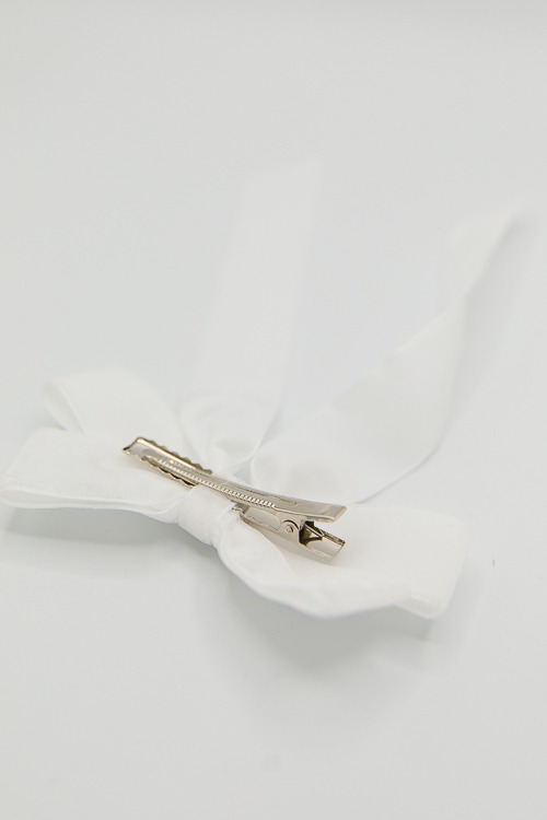 Velvet Bow Clip, White - 2K9A3528.jpg