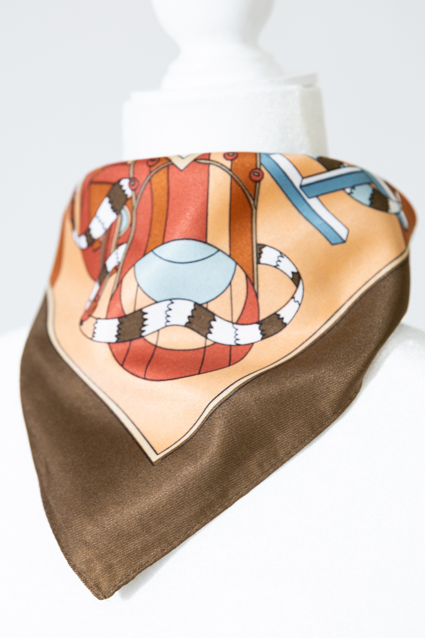 Ally Abstract Scarf, Brown - 4K7A0309.jpg