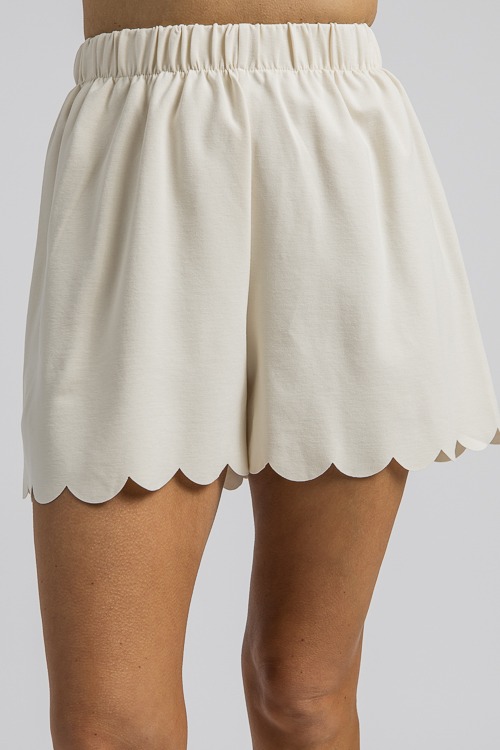 Scallop Stretch Shorts