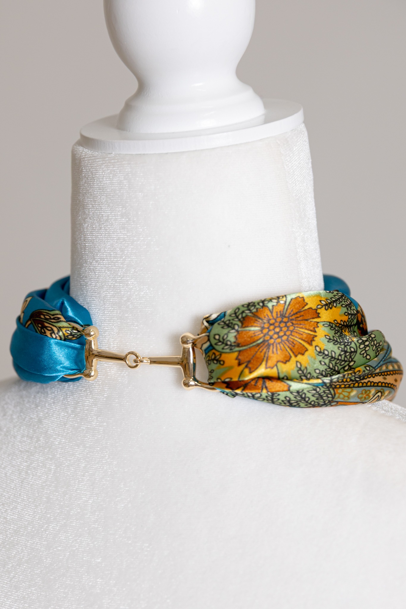 Horsebit Scarf Ring, Gold - 4K7A1251.jpg