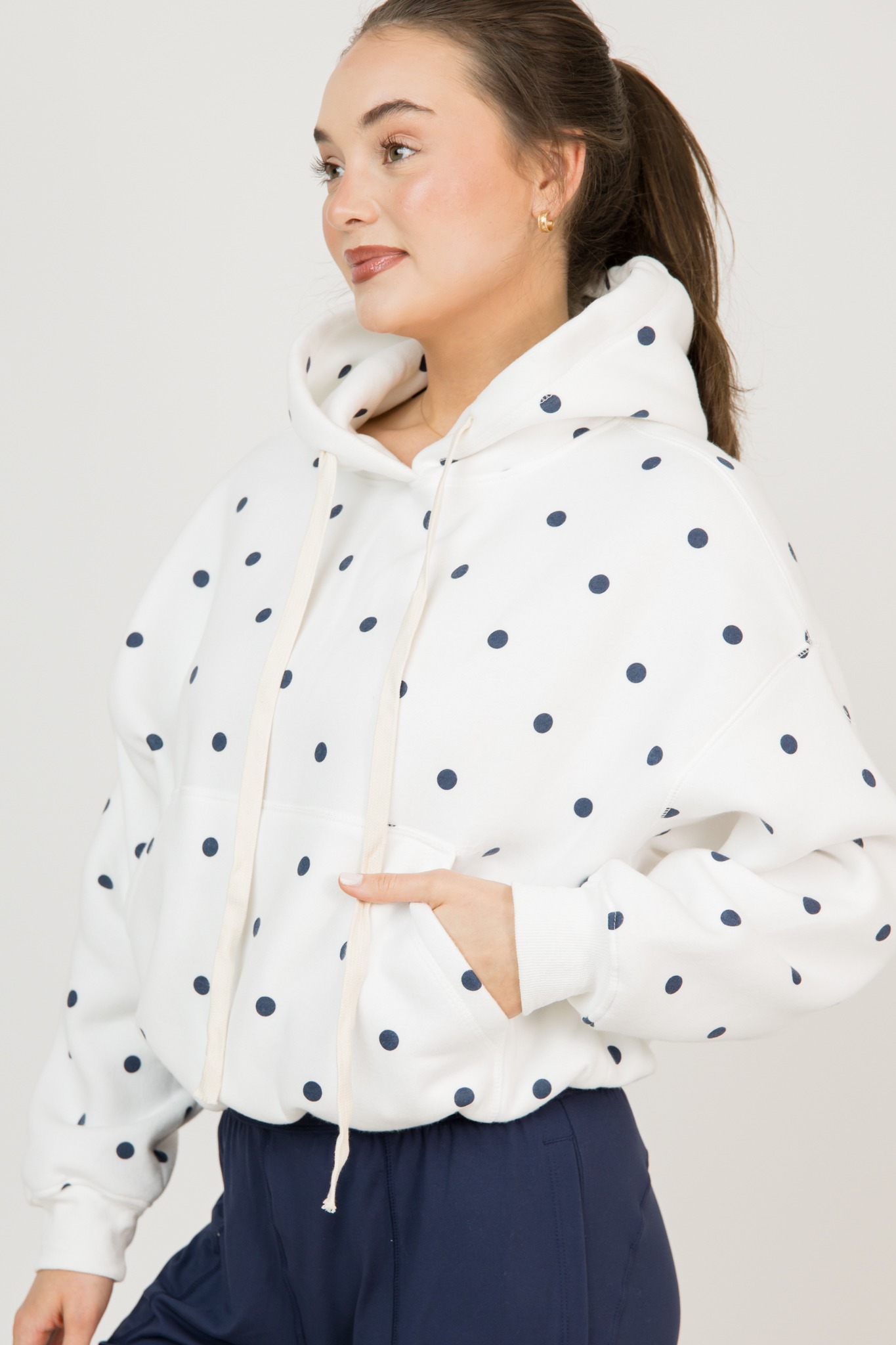 Polka Dot Hoodie, White/Navy - 4K7A1331.jpg