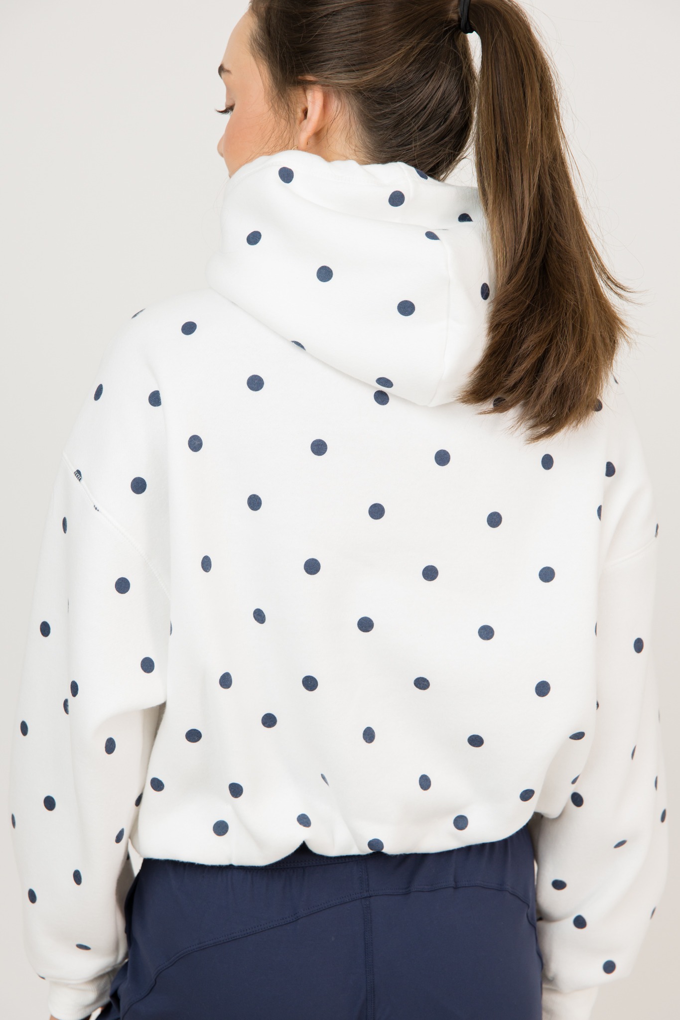 Polka Dot Hoodie, White/Navy - 4K7A1333.jpg