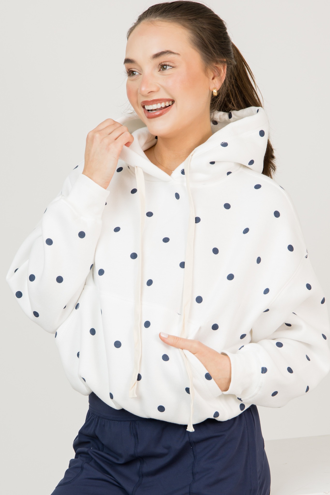 Polka Dot Hoodie, White/Navy - 4K7A1339.jpg