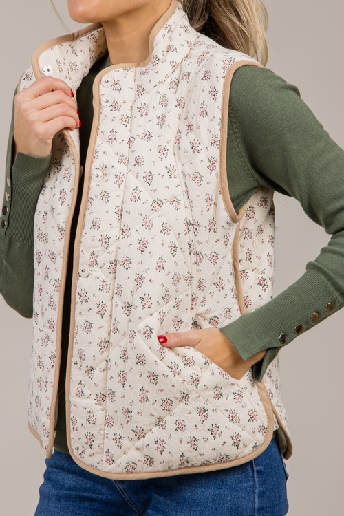 Contrast Edge Floral Vest, Cream