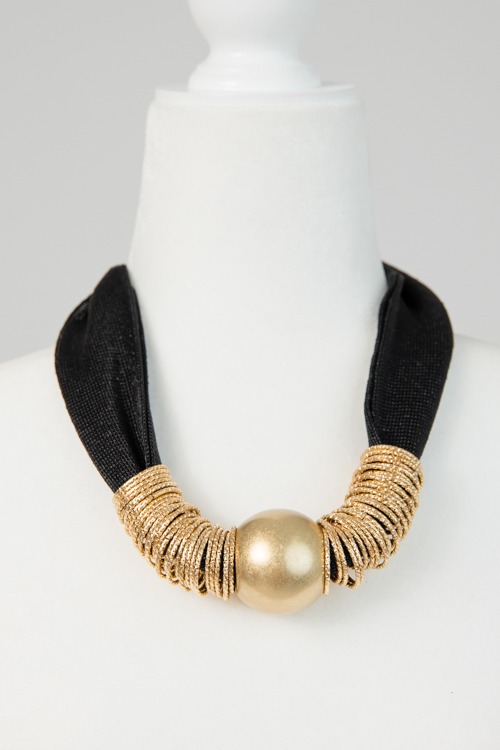 Statement Pendant Necklace, Black - 4K7A2179.jpg