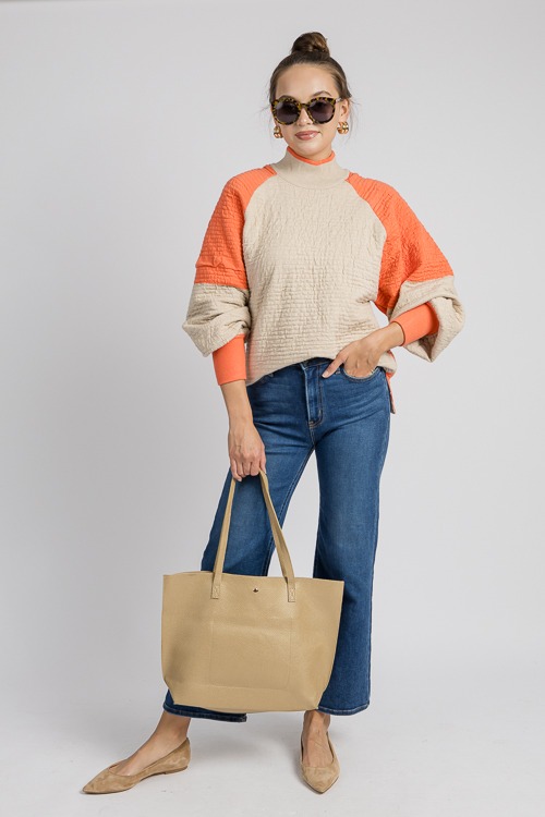 Textured Colorblock Sweater - 4K7A4415.jpg