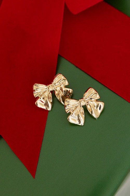 Perfect Bow Studs, Gold - 4K7A4443.jpg