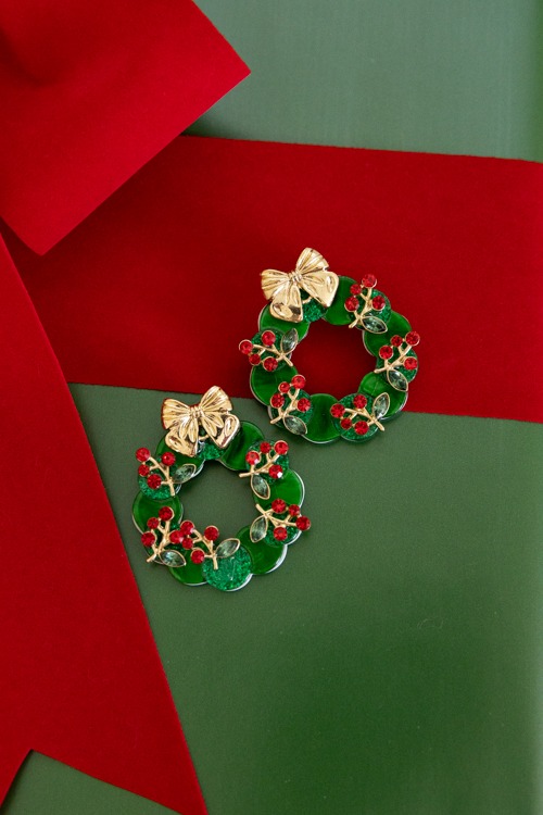 Holly Jolly Wreath Earring