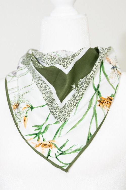 Garden Party Scarf, Green - 4K7A4456.jpg