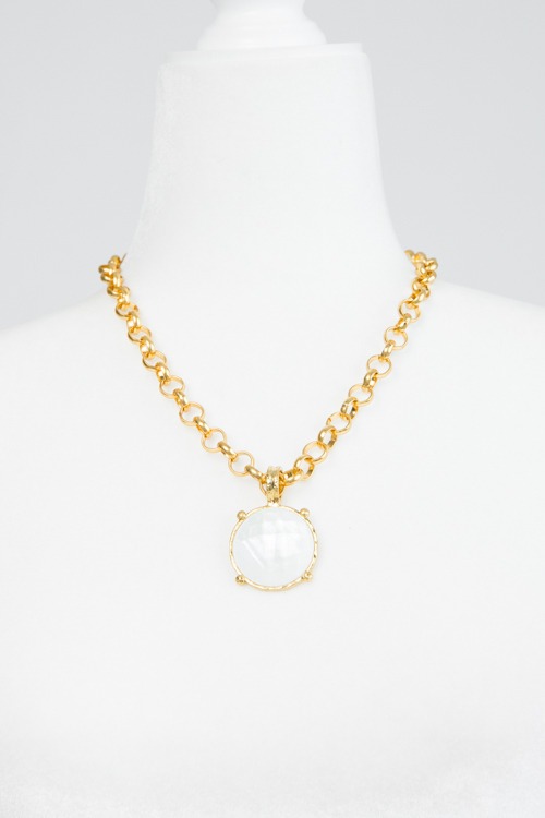 Antique Pendant Necklace, Cream - 4K7A4474.jpg