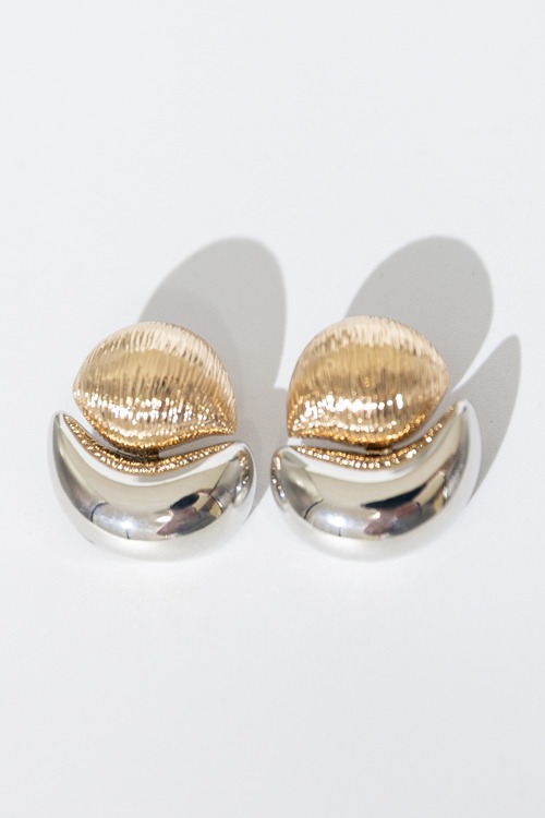 Two-Tone Wave Earrings - 4K7A4497.jpg