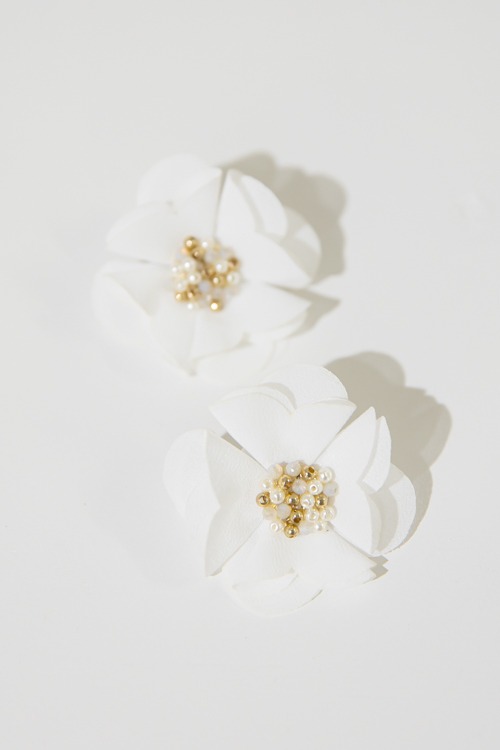 Flora Earring, White - 4K7A4562.jpg