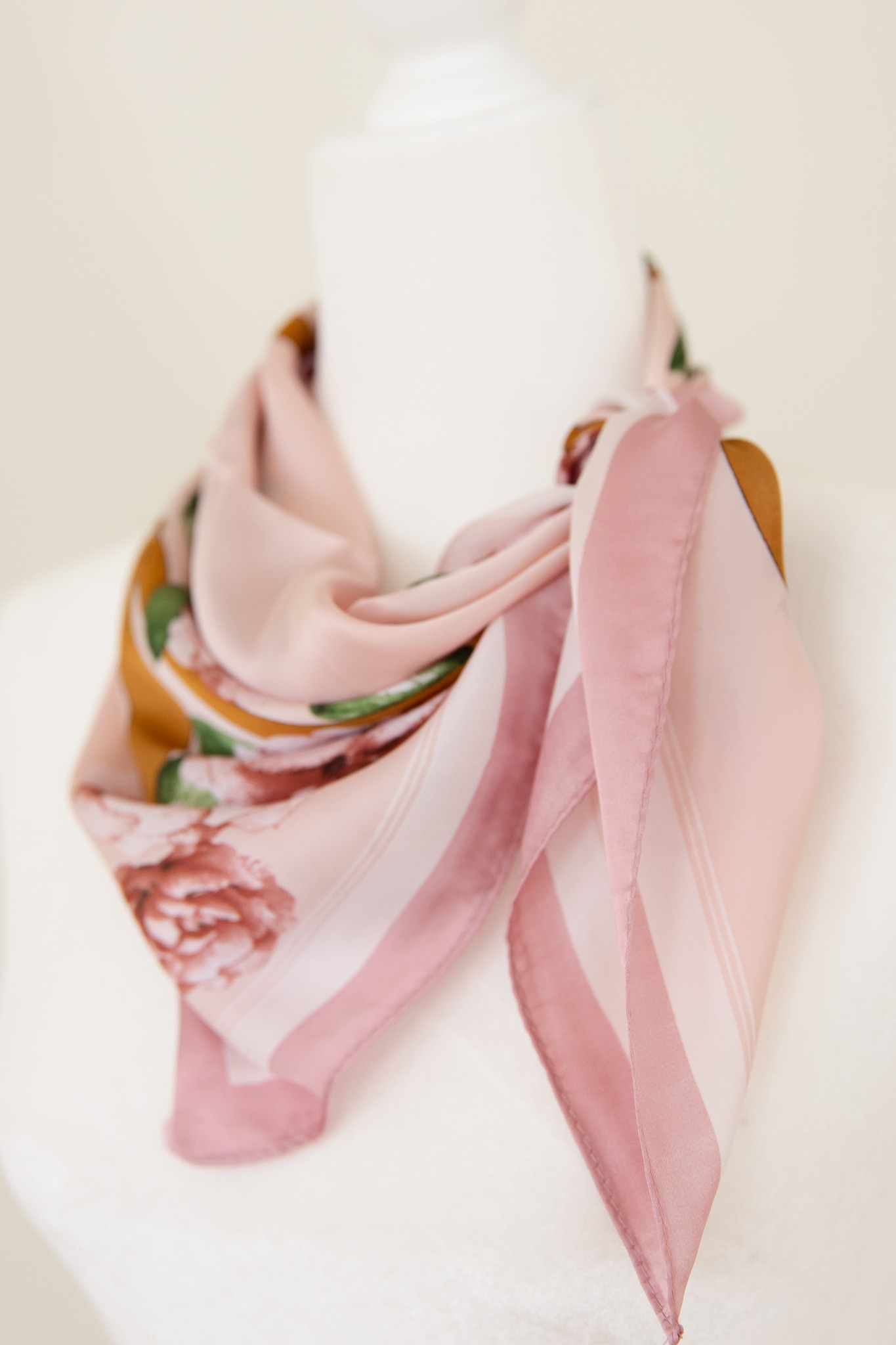 Flora Silky Scarf, Pink - 4K7A4588.jpg