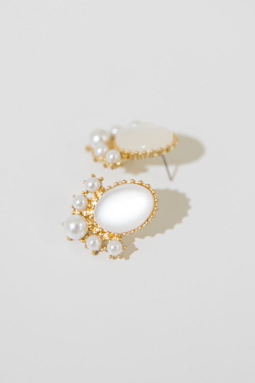 Antique Oval & Pearl Earring, White - 4K7A4604.jpg