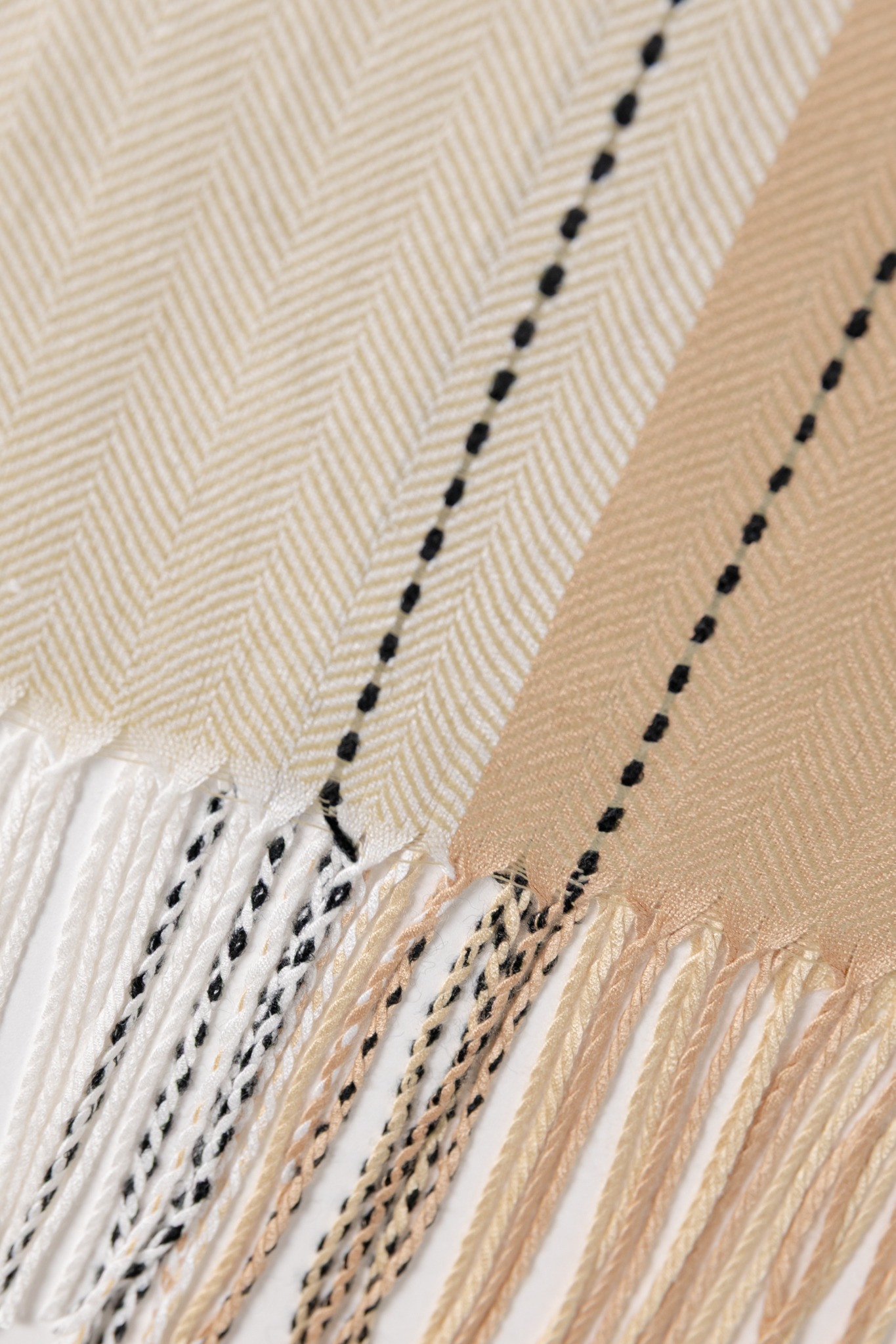 Check Yes Scarf, Beige - 4K7A5205.jpg