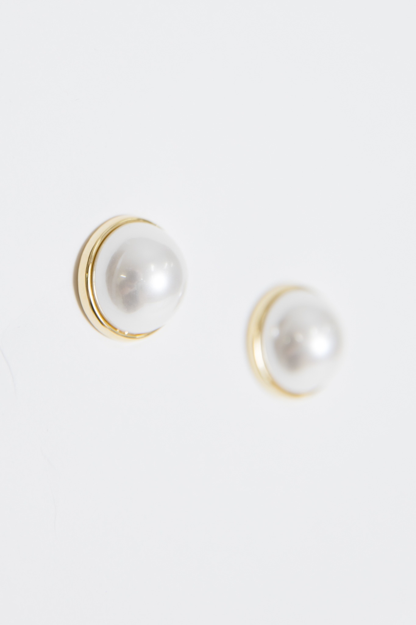 Pearl Dome Earrings, Cream - 4K7A5338.jpg