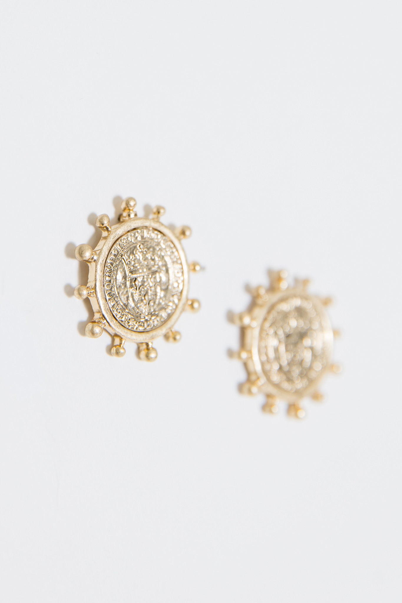 Isabella Coin Earring, Gold - 4K7A5341.jpg