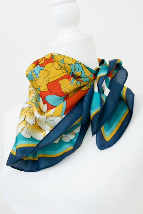 Floral Burst Scarf, Green - 4K7A5555.jpg