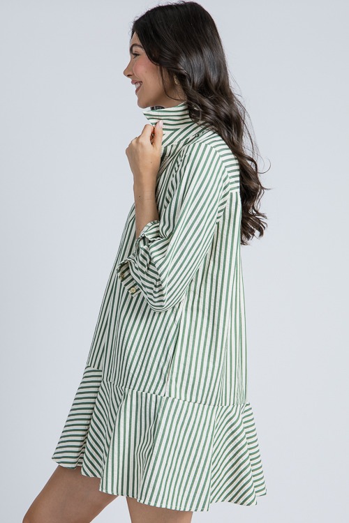 Mila Seersucker Dress, H. Green - 4K7A5622 crop below hem.jpg