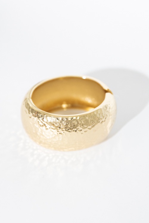 Hattie Hammered Bangle, Gold - 4K7A6098.jpg