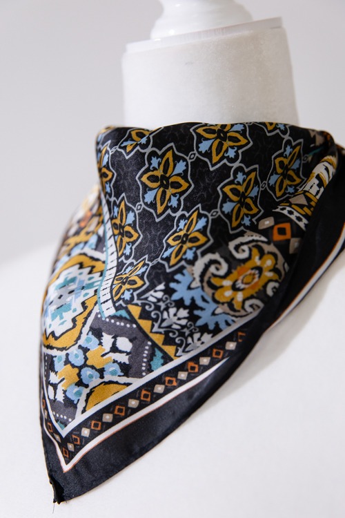 Mariah Multi Scarf, Black - 4K7A6165.jpg