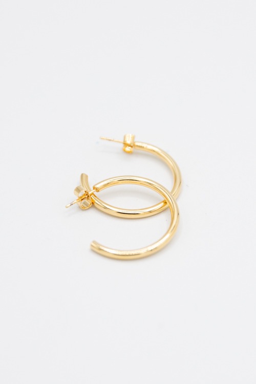 Simple Gold Hoops - 4K7A6229.jpg