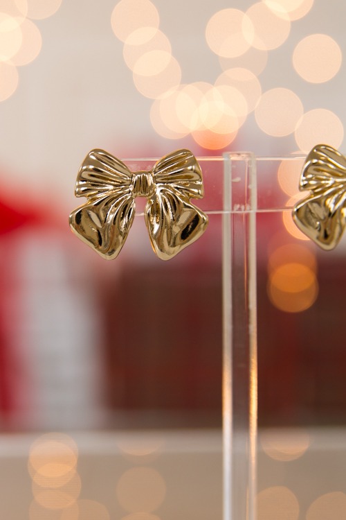 Perfect Bow Studs, Gold - 4K7A6713.jpg