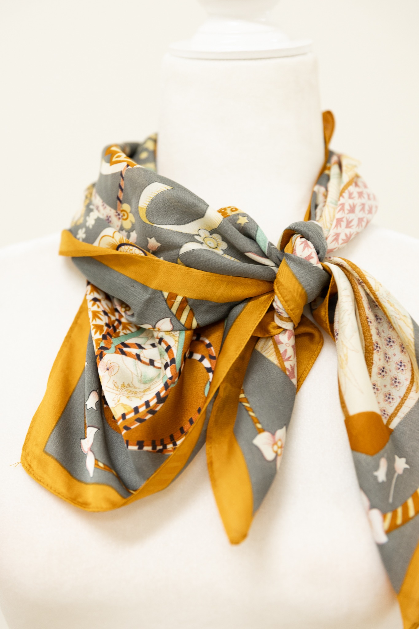 Hot Air Balloon Scarf - 4K7A6901.jpg