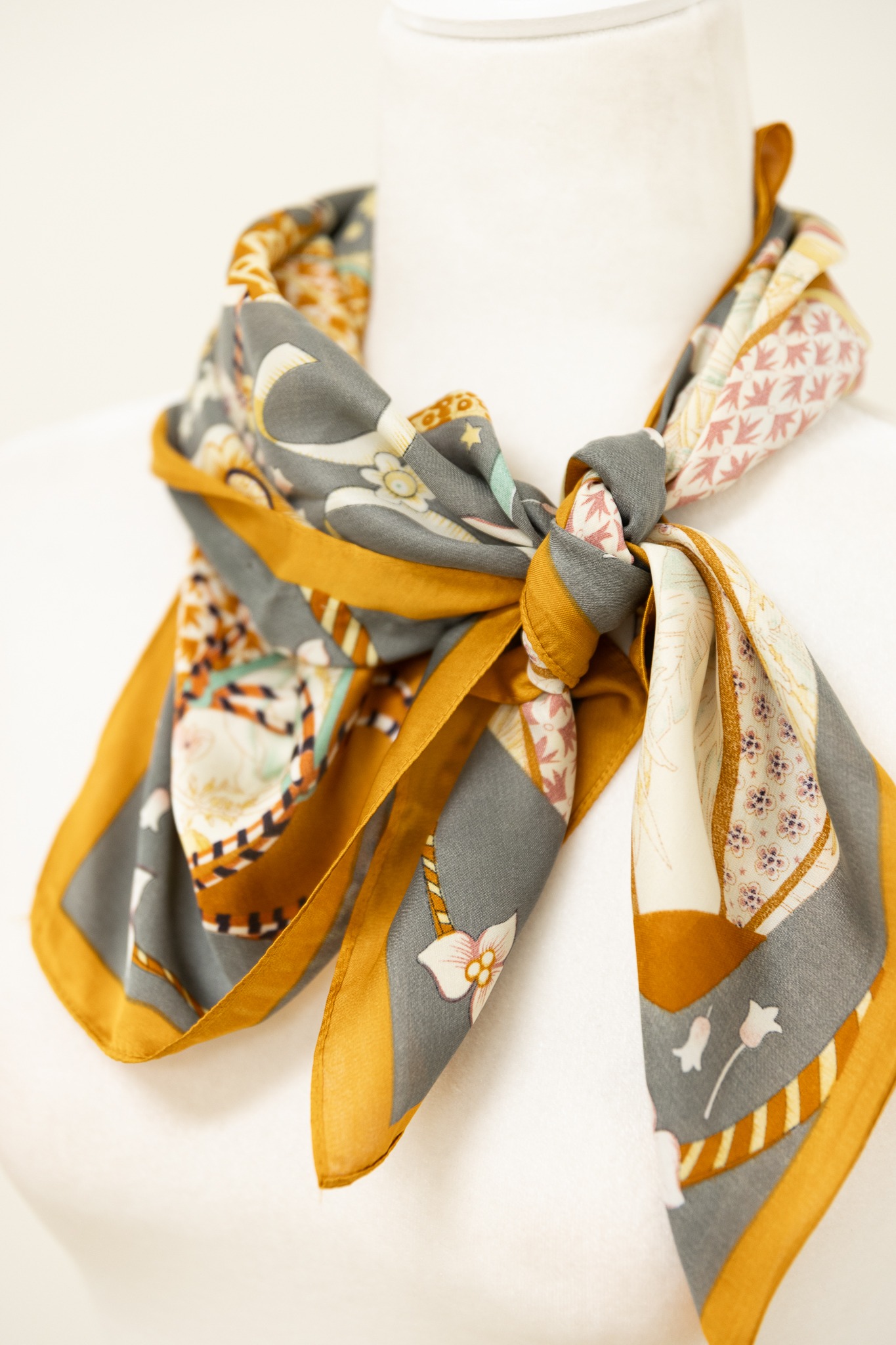 Hot Air Balloon Scarf - 4K7A6903.jpg