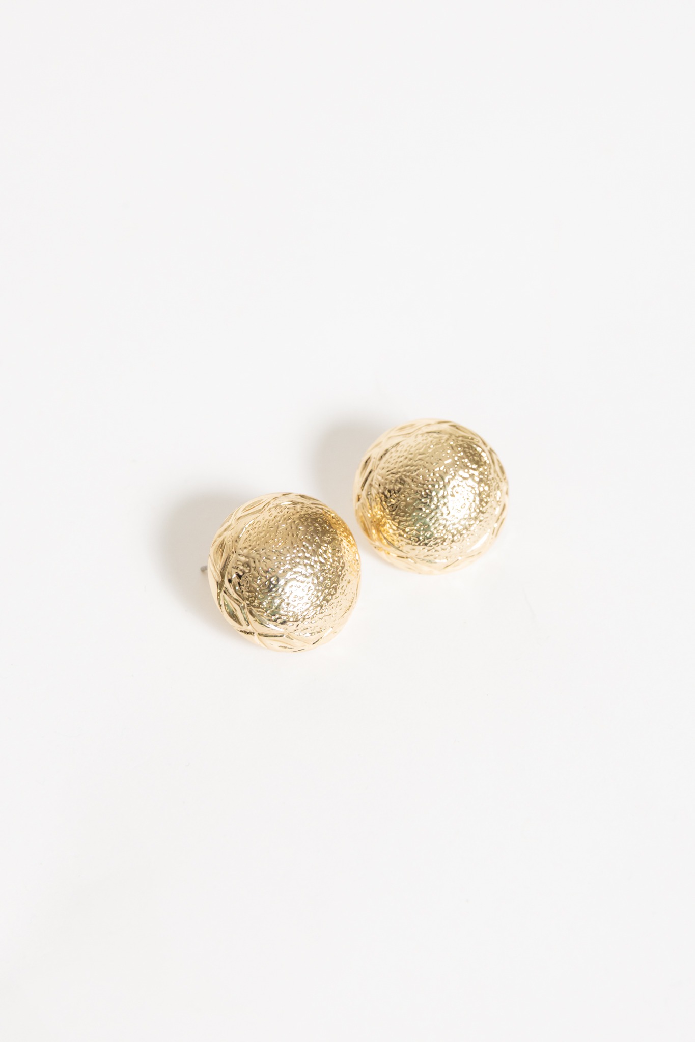 Hammered Dome Ear, Gold - 4K7A8101.jpg