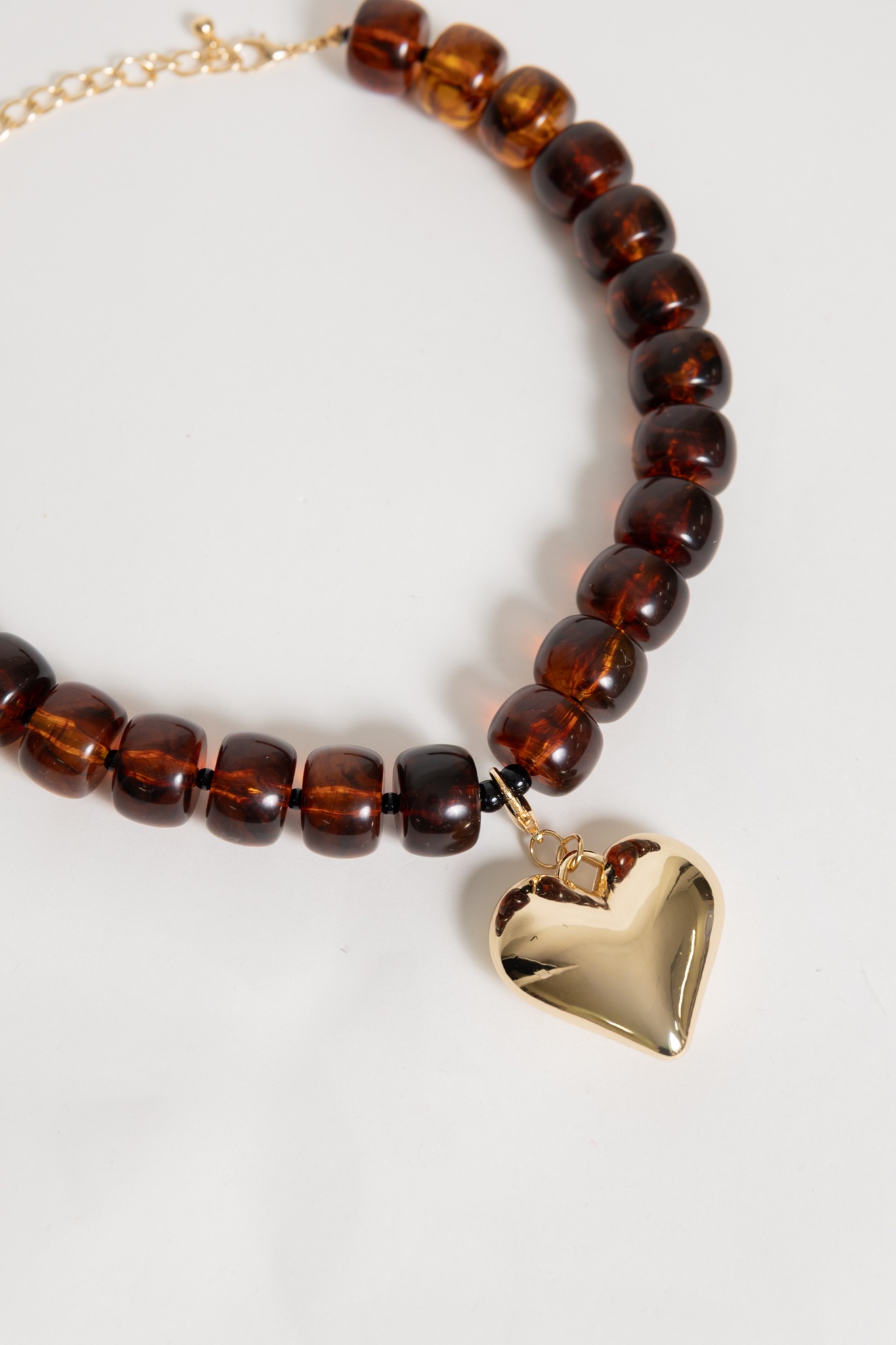 Anya Heart Necklace, Brown - 4K7A8111.jpg
