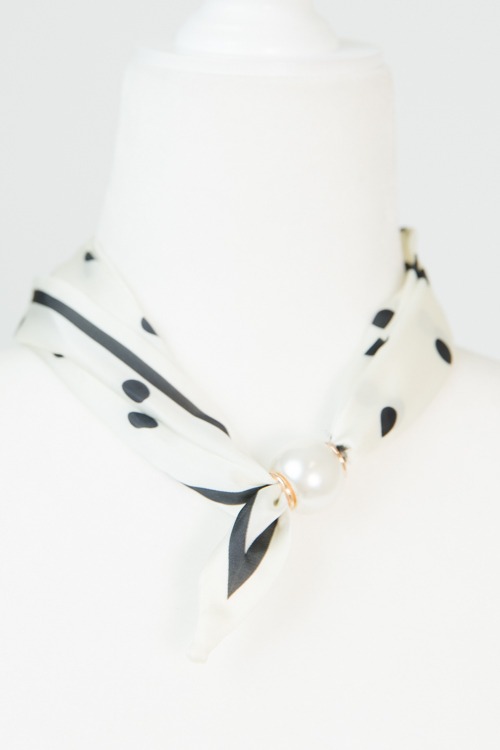 Pearl Scarf Necklace, White - 4K7A8248.jpg