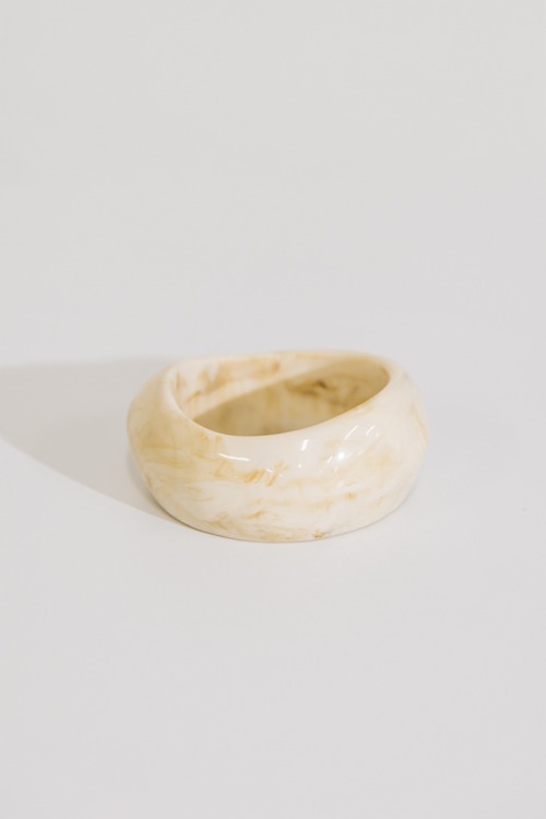 Erica Bangle, Cream