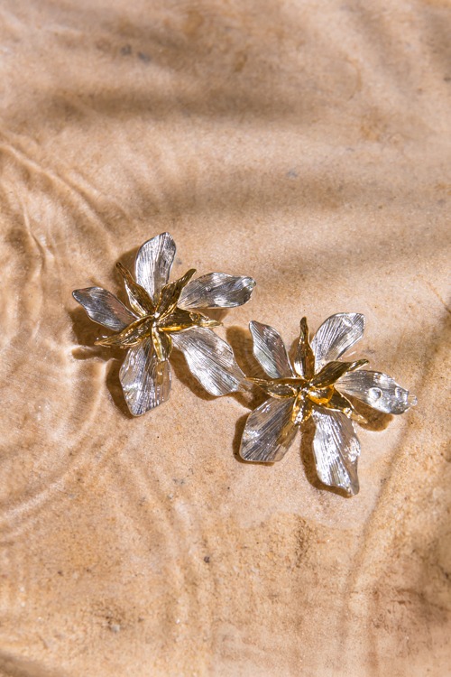 Two-Tone Flower Earring