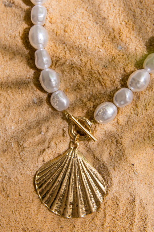 Beaded Shell Necklace - 4K7A8459.jpg
